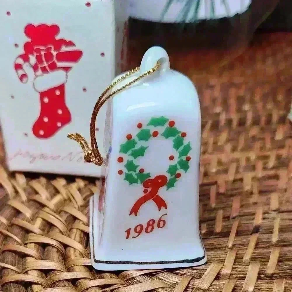 Vtg Prismatix Christmas Window Decorations,Lillian Vernon Bell, Holiday Greeting
